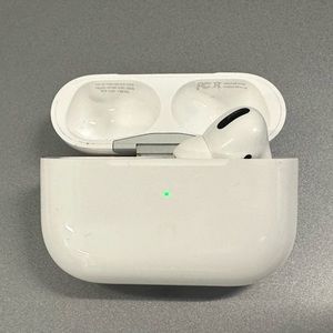 Apple AirPods Pro (Gen 1)